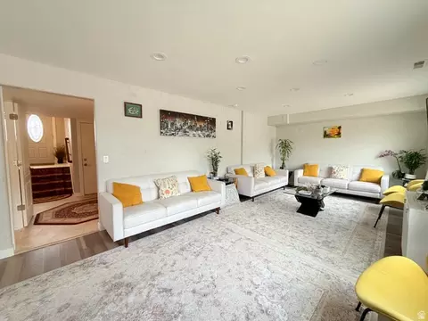 Living - 681 E Abbottsford Ct S, Sandy, UT 84070 photo 4 of 7