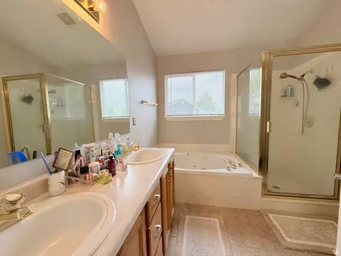 Bath - 681 E Abbottsford Ct S, Sandy, UT 84070 photo 1 of 7
