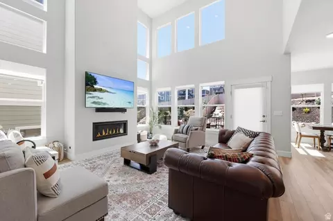 14706 S Glacial Peak Dr, Draper, UT 84020
