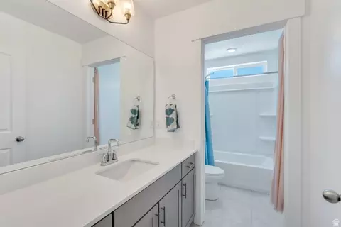 Bath - 646 S Meade St, Mapleton, UT 84664 photo 2 of 5