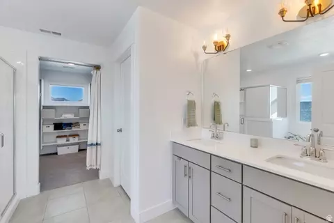 Bath - 646 S Meade St, Mapleton, UT 84664 photo 4 of 5
