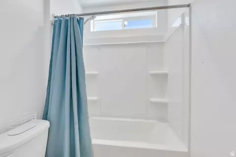 Bath - 646 S Meade St, Mapleton, UT 84664 photo 3 of 5