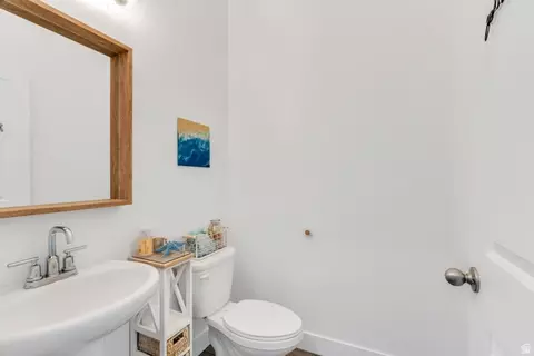 Bath - 646 S Meade St, Mapleton, UT 84664 photo 1 of 5