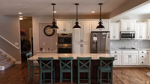 Kitchen - 2368 S 825 W, Syracuse, UT 84075 photo 2 of 6