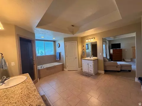 Bath - 2368 S 825 W, Syracuse, UT 84075 photo 2 of 2