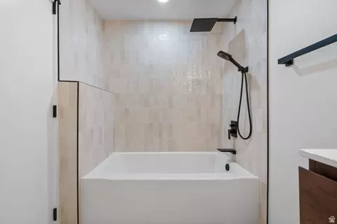 Bath - 1098 E Lori Way, Murray, UT 84117 photo 3 of 3