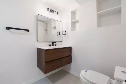 Bath - 1098 E Lori Way, Murray, UT 84117 photo 3 of 3