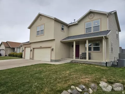 Exterior - 7481 N Red Pine Rd, Eagle Mountain, UT 84005 photo 2 of 6