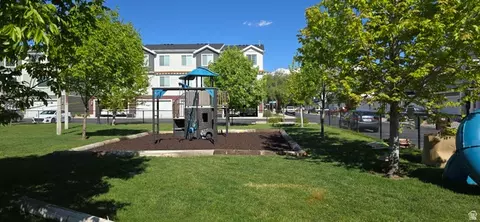 Exterior - 1506 S 615 W, Orem, UT 84058 photo 4 of 7