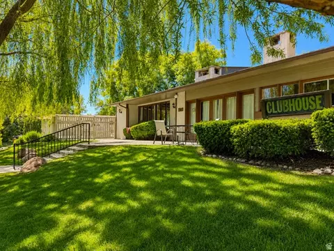 Exterior - 5565 S Willow #E, Murray, UT 84107 photo 4 of 5