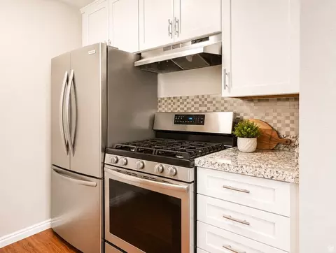 Kitchen - 5565 S Willow #E, Murray, UT 84107 photo 1 of 2