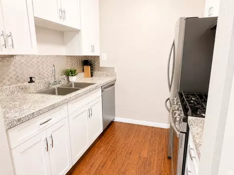 Kitchen - 5565 S Willow #E, Murray, UT 84107 photo 2 of 2