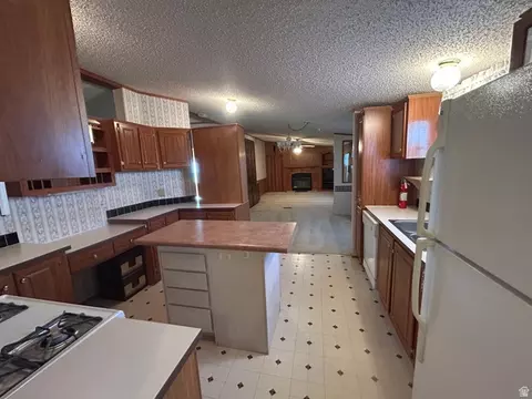 238 E Detroiter Cir S, Murray, UT 84107 photo 10