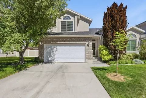 5645 S Highland Park Ct, Holladay, UT 84121