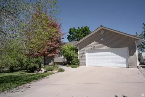Exterior - 249 E 300 N, Smithfield, UT 84335 photo 5 of 18