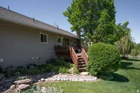 Exterior - 249 E 300 N, Smithfield, UT 84335 photo 8 of 18