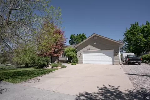 Exterior - 249 E 300 N, Smithfield, UT 84335 photo 6 of 18