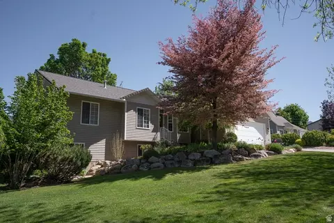 Exterior - 249 E 300 N, Smithfield, UT 84335 photo 4 of 18
