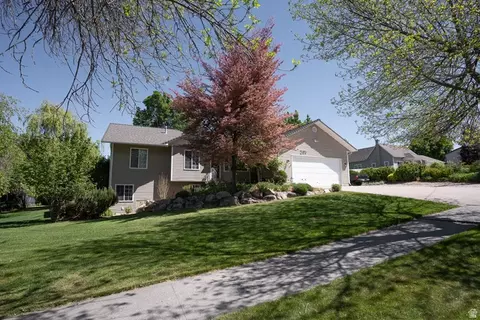 Exterior - 249 E 300 N, Smithfield, UT 84335 photo 2 of 18