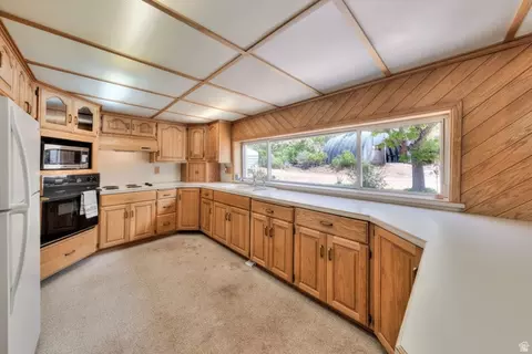 Kitchen - 343 E 200 N, Moab, UT 84532 photo 3 of 4