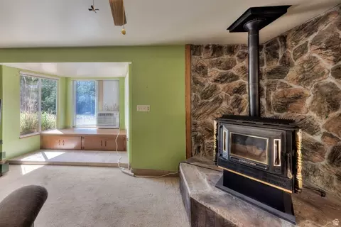 Living - 343 E 200 N, Moab, UT 84532 photo 1 of 4