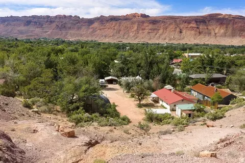 View/Area - 343 E 200 N, Moab, UT 84532 photo 2 of 4