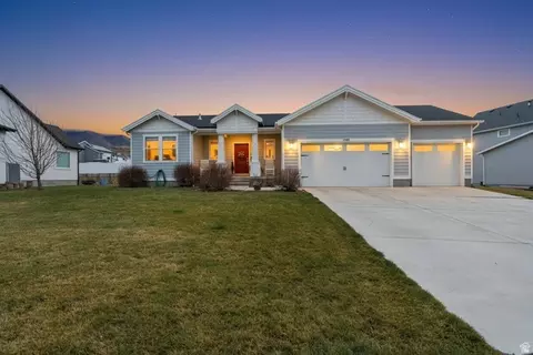 1155 S Red Barn View Dr, Santaquin, UT 84655