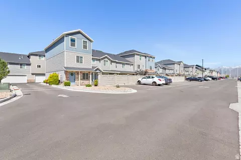 Exterior - 256 N 750 E, Vineyard, UT 84059 photo 4 of 6