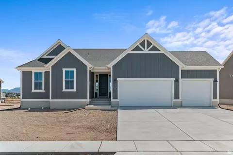 2246 N Hooded Crane Dr, Clinton, UT 84015