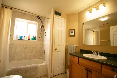 Bath - 1395 E 5600 S, South Ogden, UT 84403 photo 6 of 6