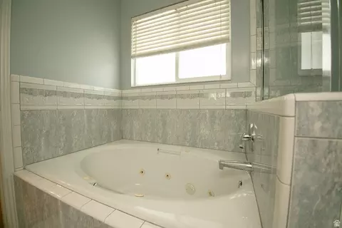 Bath - 1395 E 5600 S, South Ogden, UT 84403 photo 5 of 6