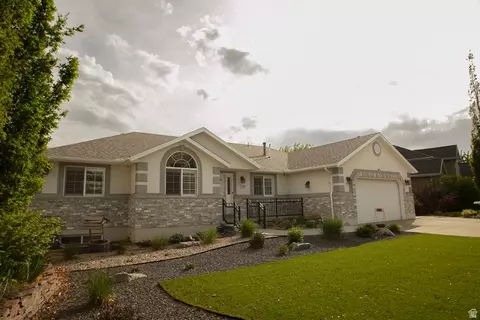 Exterior - 1395 E 5600 S, South Ogden, UT 84403 photo 2 of 5