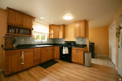 Kitchen - 1395 E 5600 S, South Ogden, UT 84403 photo 1 of 4