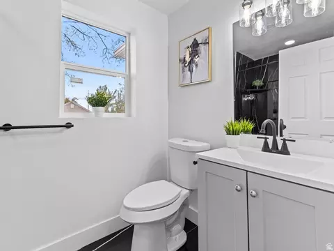 Bath - 5245 S 900 E, Murray, UT 84117 photo 1 of 4