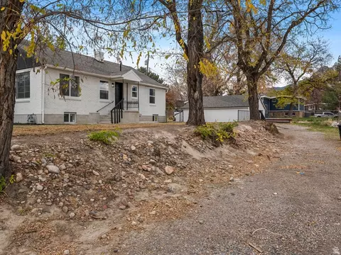 Exterior - 5245 S 900 E, Murray, UT 84117 photo 6 of 11