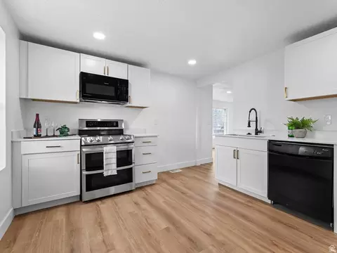 Kitchen - 5245 S 900 E, Murray, UT 84117 photo 1 of 1