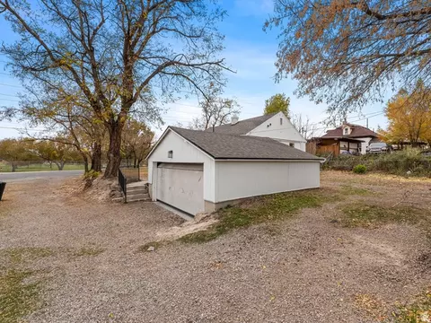 Exterior - 5245 S 900 E, Murray, UT 84117 photo 8 of 11