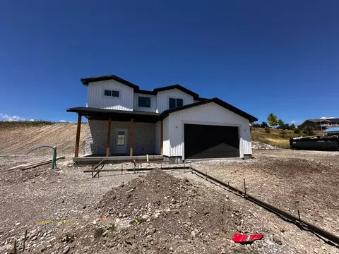 Exterior - 513 E Upper Canyon Rd, Smithfield, UT 84335 photo 8 of 9