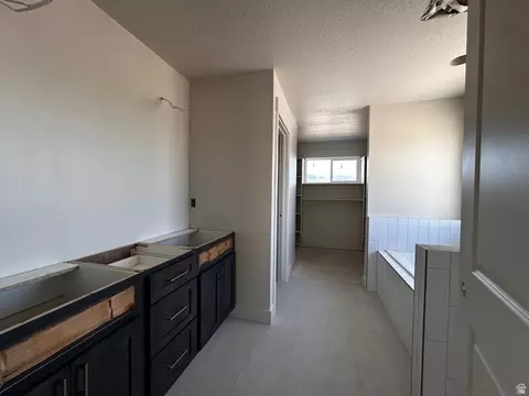 Bath - 513 E Upper Canyon Rd, Smithfield, UT 84335 photo 1 of 4