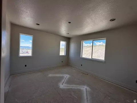 Bedroom - 513 E Upper Canyon Rd, Smithfield, UT 84335 photo 3 of 3