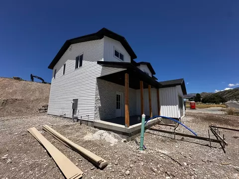 Exterior - 513 E Upper Canyon Rd, Smithfield, UT 84335 photo 5 of 9