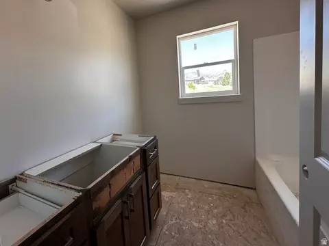 Bath - 513 E Upper Canyon Rd, Smithfield, UT 84335 photo 4 of 4