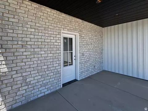 Exterior - 513 E Upper Canyon Rd, Smithfield, UT 84335 photo 1 of 9