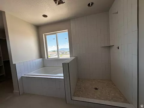 Bath - 513 E Upper Canyon Rd, Smithfield, UT 84335 photo 2 of 4