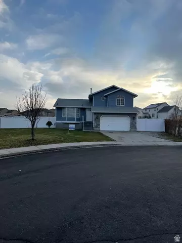 5953 W Cape Cod Dr, West Valley City, UT 84128