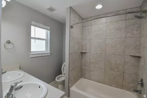 Bath - 360 S 400 E, Manti, UT 84642 photo 2 of 2