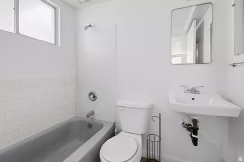 Bath - 474 N 800 E, Provo, UT 84606 photo 2 of 3