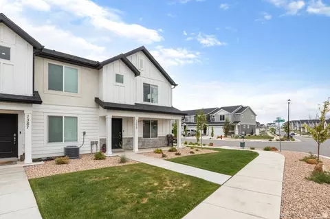 Exterior - 1373 S 3720 E, Spanish Fork, UT 84660 photo 3 of 7