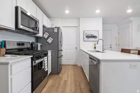 Kitchen - 1373 S 3720 E, Spanish Fork, UT 84660 photo 1 of 2
