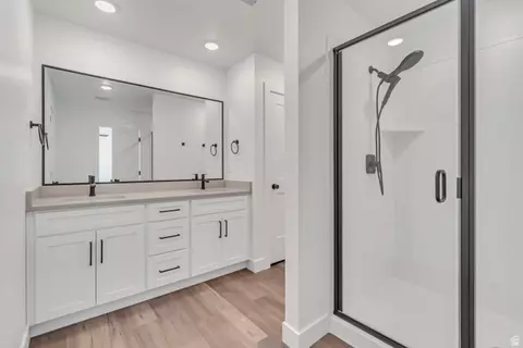 Bath - 629 E Ryegrass Dr #309, Eagle Mountain, UT 84005 photo 1 of 2
